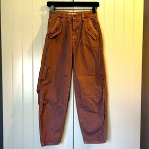 Free people cute casual pants. Excellent condition, size 24